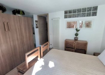 Camera da letto - Bilocale via Mont Zerbion, 5, Aosta - foto 11