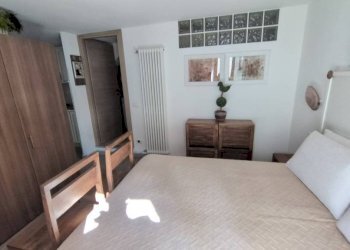 Camera da letto - Bilocale via Mont Zerbion, 5, Aosta - foto 12