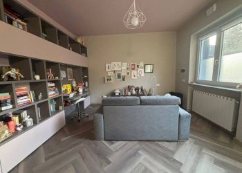 Salone - Three-room apartment via Donaudi, 10, Castiglione Torinese - photo 2
