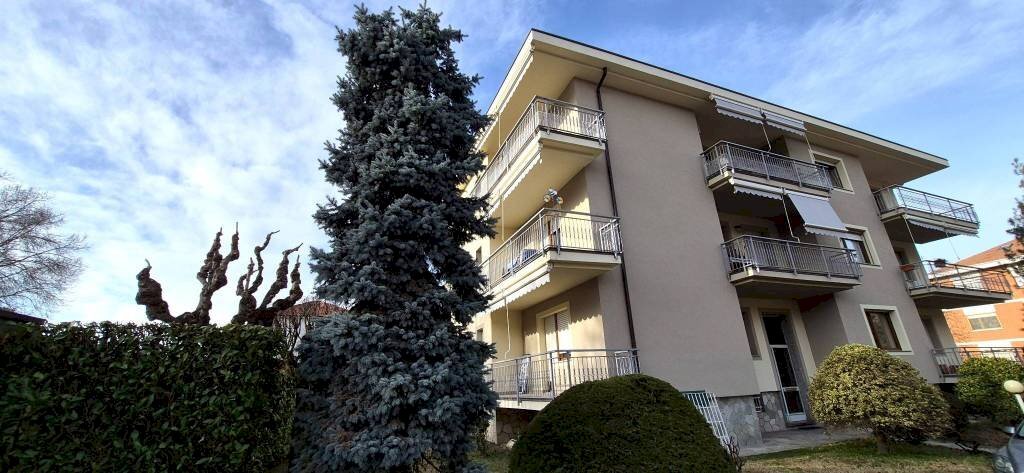 Facciata - Quadrilocale via Italia, 4, San Mauro Torinese - foto 1