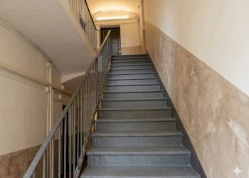 Scala - Monolocale via San Secondo, 30, Torino (zona Crocetta) - foto 4