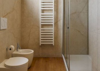 Bagno - Trilocale via di Corticella, 116, Bologna (zona Bolognina) - foto 5