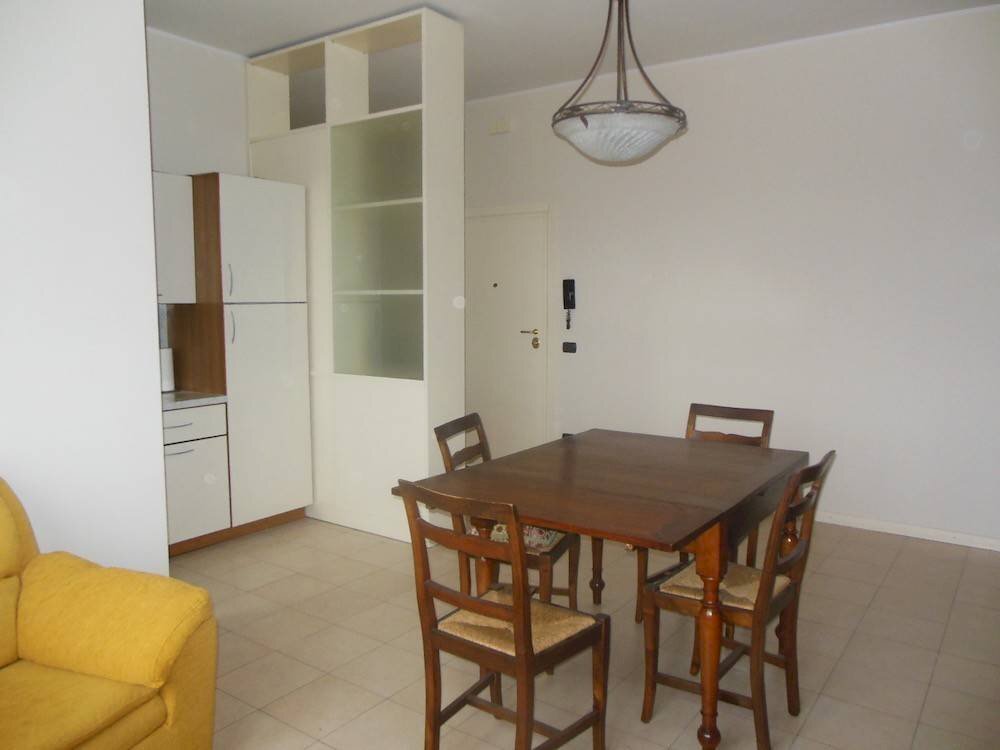 Salone - Three-room apartment viale Jacopo Barozzi, Modena (neighborhood Circoscrizione 1) - photo 3