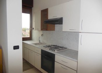 Cucina - Three-room apartment viale Jacopo Barozzi, Modena (neighborhood Circoscrizione 1) - photo 1