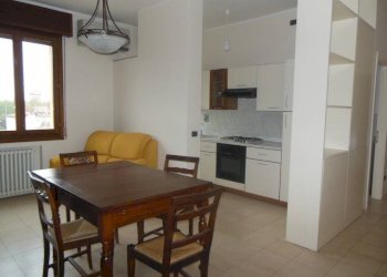 Cucina - Three-room apartment viale Jacopo Barozzi, Modena (neighborhood Circoscrizione 1) - photo 2