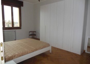 Camera da letto - Three-room apartment viale Jacopo Barozzi, Modena (neighborhood Circoscrizione 1) - photo 5