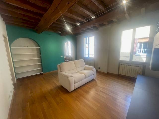 Salone - Four-room apartment Rua Pioppa, Modena (neighborhood Centro Storico) - photo 2