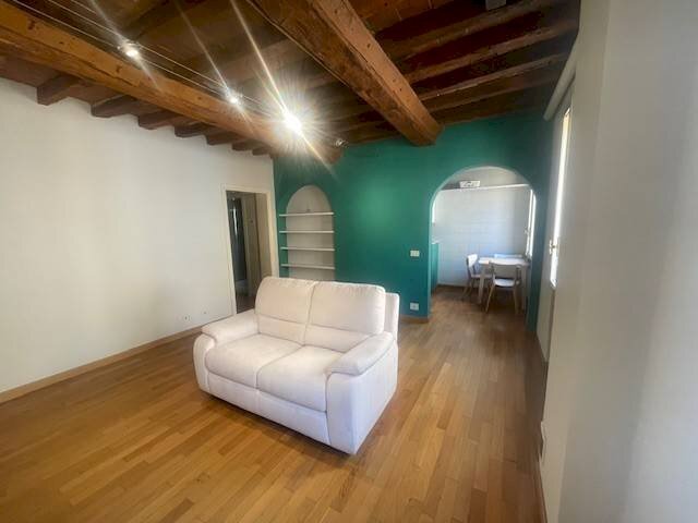 Salone - Four-room apartment Rua Pioppa, Modena (neighborhood Centro Storico) - photo 3