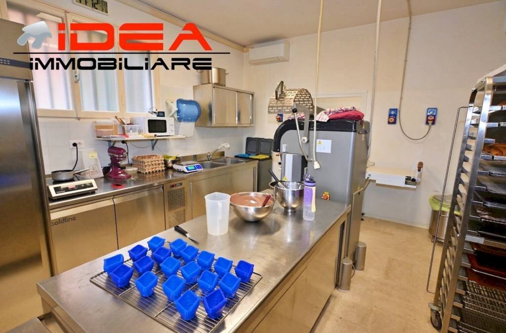 Cucina - Negozio via Cesare Costa, Modena (zona Circoscrizione 1) - foto 3