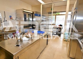 Interno non residenziale - Negozio via Cesare Costa, Modena (zona Circoscrizione 1) - foto 1