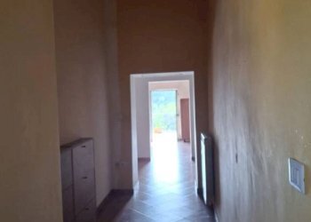 Corridoio - Three-room apartment via Barone Nicola Nisco, 87, San Giorgio del Sannio - photo 17