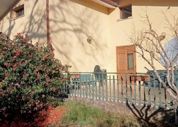 Facciata - Villa via Costa d'Arco, San Giorgio del Sannio - foto 3