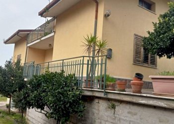 Facciata - Villa via Costa d'Arco, San Giorgio del Sannio - foto 8
