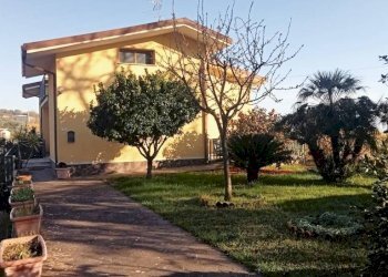 Giardino - Villa via Costa d'Arco, San Giorgio del Sannio - foto 11