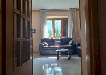 Salone - Villa via Costa d'Arco, San Giorgio del Sannio - foto 24