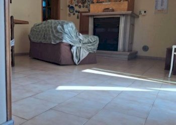 Salone - Villa via Costa d'Arco, San Giorgio del Sannio - foto 32