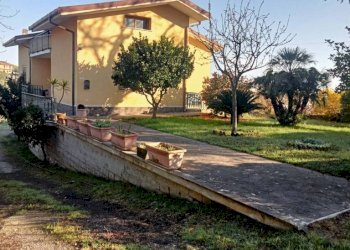 Giardino - Villa via Costa d'Arco, San Giorgio del Sannio - foto 35