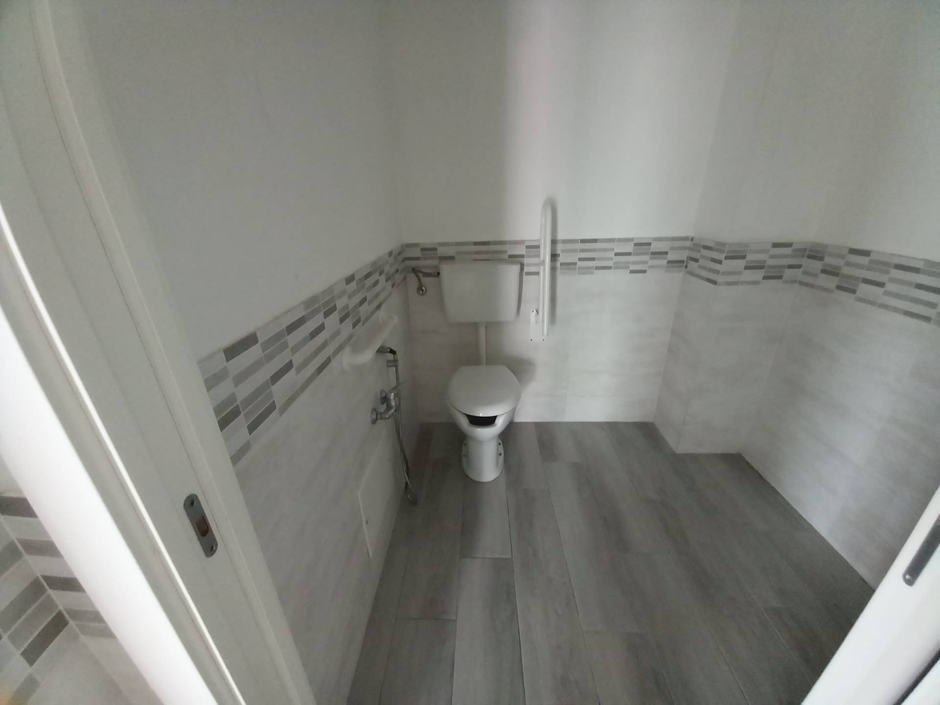 Foto 3 - Attività Commerciale via Lavoria
 
1, Crespina Lorenzana - foto 3