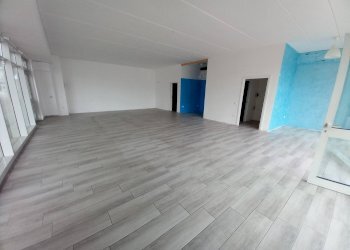 Foto 1 - Commercial Activity via Lavoria
 
1, Crespina Lorenzana - photo 1