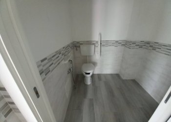 Foto 3 - Commercial Activity via Lavoria
 
1, Crespina Lorenzana - photo 3