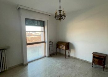Camera da letto - Appartamento piazza della Libertà, 15, Alessandria - foto 26
