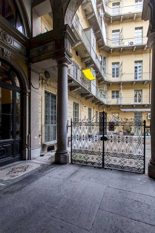 Cortile interno - Quadrilocale corso San Martino, 4, Torino (zona Centro) - foto 3