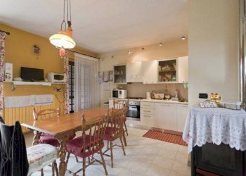 Cucina - Appartamento strada del Porto, 46/i, Castiglione Torinese - foto 5