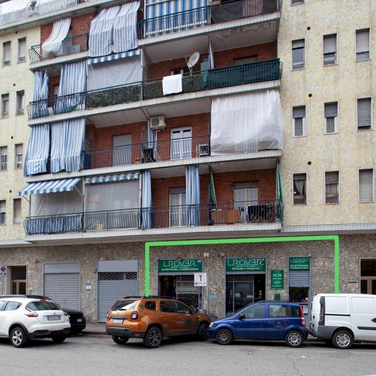 Facciata - Shop via Umberto Giordano, 3, Torino (neighborhood Barriera Milano) - photo 2