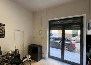 Foto 2 - Attività Commerciale Piazza Mazzini
 
1, Livorno - foto 2