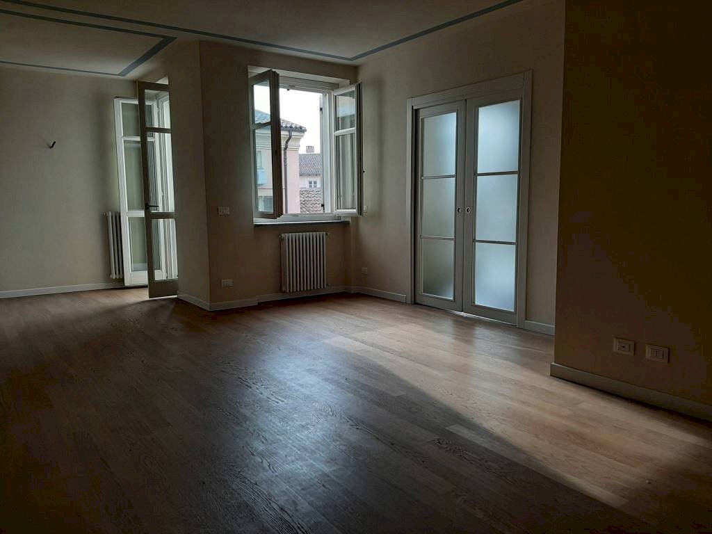 Salone - Quadrilocale piazza San Guido, 26, Acqui Terme - foto 3