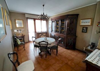 Salone - Trilocale via Beppe Fenoglio, Cuneo (zona Donatello) - foto 3