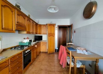 Cucina - Trilocale via Beppe Fenoglio, Cuneo (zona Donatello) - foto 8