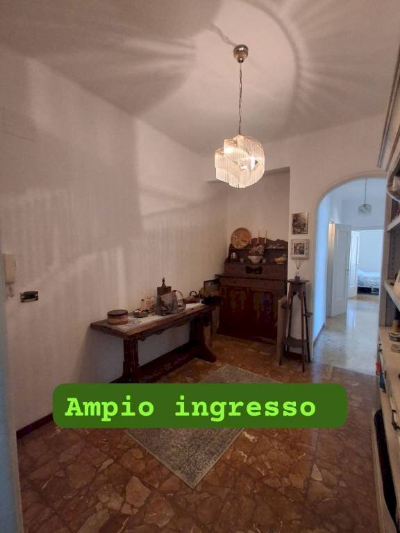 Ingresso - Trilocale via dei Carpentieri, Genova (zona Sampierdarena) - foto 2