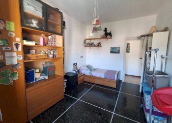 Camera da letto - Trilocale via dei Carpentieri, Genova (zona Sampierdarena) - foto 25