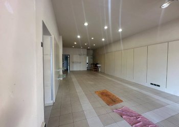 Foto 2 - Commercial Activity via pesciatima
 
15, Capannori - photo 2