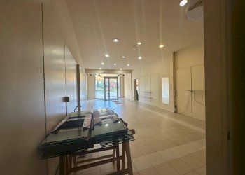 Foto 3 - Commercial Activity via pesciatima
 
15, Capannori - photo 3