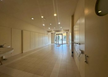 Foto 4 - Commercial Activity via pesciatima
 
15, Capannori - photo 4