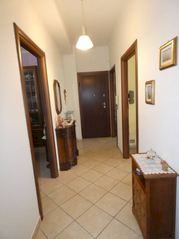 Corridoio - Four-room apartment via Silvio Pellico, Alba - photo 2