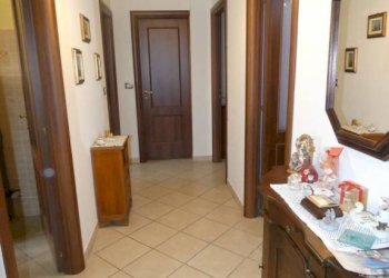 Corridoio - Quadrilocale via Silvio Pellico, Alba - foto 1