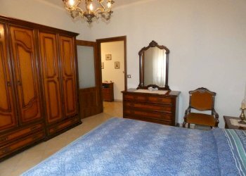 Camera da letto - Quadrilocale via Silvio Pellico, Alba - foto 13