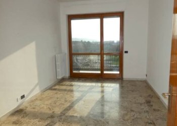 Stanza non arredata - Appartamento corso Fratelli Bandiera, Alba - foto 9