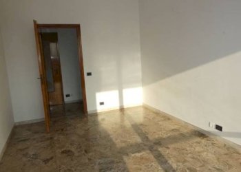 Camera da letto - Appartamento corso Fratelli Bandiera, Alba - foto 10