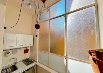 Veranda - Three-room apartment via Santa Maria Maggiore, Bologna (neighborhood Centro Storico) - photo 6