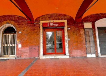 Facciata - Negozio via Giuseppe Massarenti, 177, Bologna (zona Massarenti) - foto 8