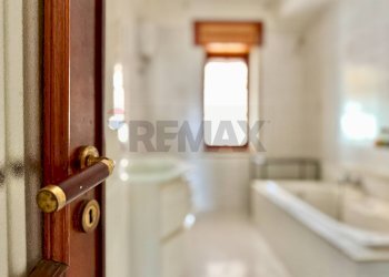 Bagno - Trilocale VIA GARIGLIANO
 
10, Marano di Napoli - foto 23