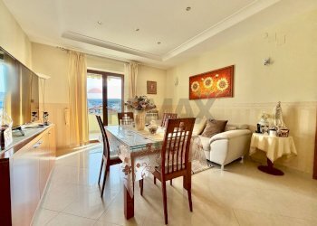 Sala da pranzo - Quadrilocale VIA EUGENIO MONTALE
 
26/E, Mugnano di Napoli - foto 2