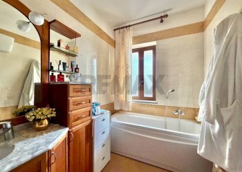 Bagno - Quadrilocale VIA EUGENIO MONTALE
 
26/E, Mugnano di Napoli - foto 24