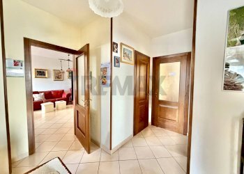 Hall / corridoio - Trilocale VIA GIORDANO BRUNO
 
24, Marano di Napoli - foto 30