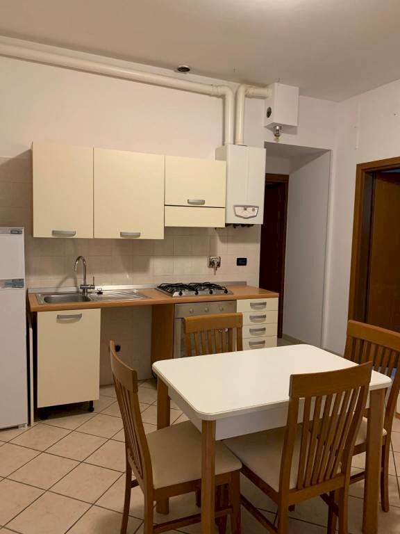 Cucina - Trilocale via Giuseppe Massarenti, 45, Bologna (zona Massarenti) - foto 1