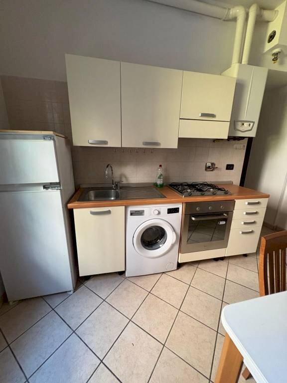 Cucina - Trilocale via Giuseppe Massarenti, 45, Bologna (zona Massarenti) - foto 2